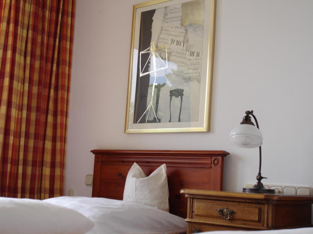 Landhotel Bayerische Alm Burghausen Zimmer foto